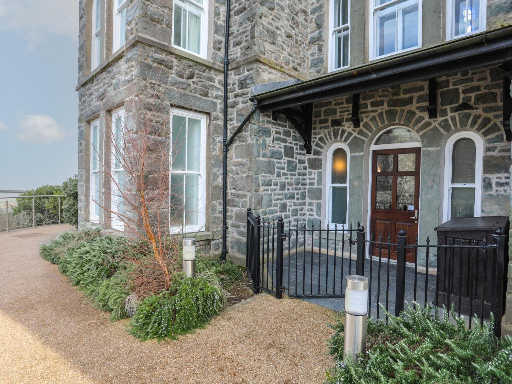 Harlech Apartments - Matholwch Екстер'єр фото